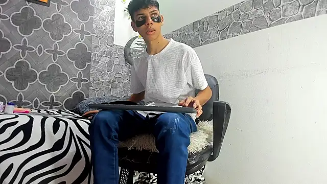 sexyboys cutex18 online show from February 2026 08:37:02 PM