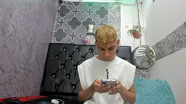 sexyboys cutex18 online show from March 2026 11:24:01 PM