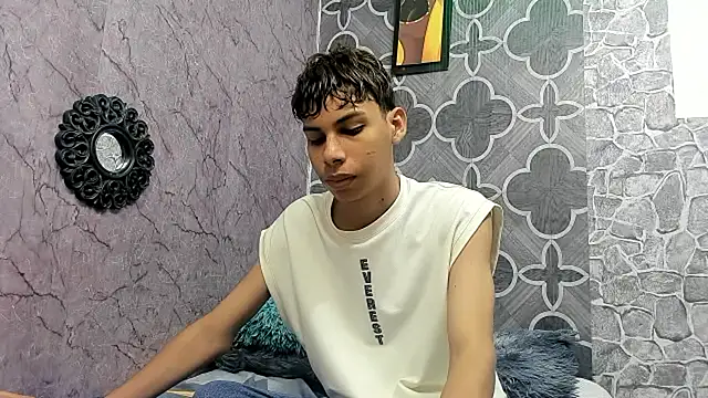 sexyboys cutex18 online show from December 2025 07:39:02 PM