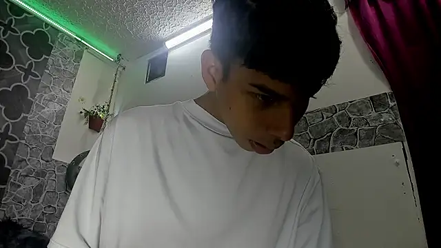 sexyboys cutex18 online show from February 2026 08:50:02 PM