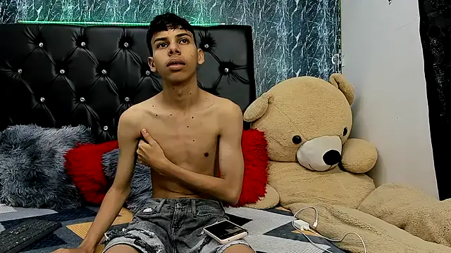 sexyboys cutex18 online show from November 2025 07:52:02 PM