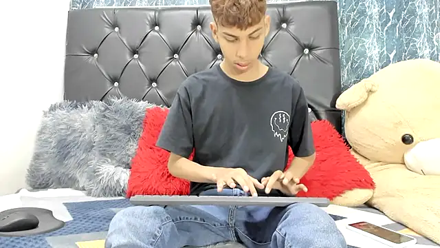 sexyboys cutex18 online show from November 2025 09:07:01 PM