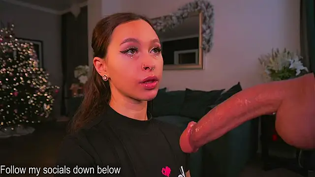 karolineneuer  online show from December 2025 01:17:01 AM