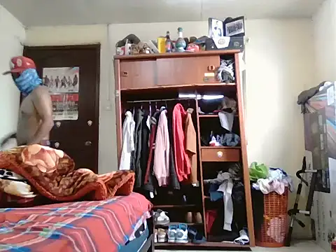 marco13y online show from November 2025 08:20:01 PM