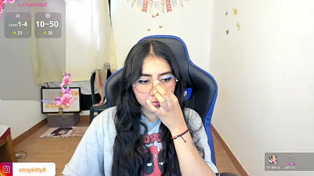 LoveLyy- online show from April 2026 09:15:01 PM