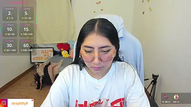 Snapshot of LoveLyy- chatting on October 2025 11:50:01 PM LoveLyy- online show from October 2025 11:50:01 PM