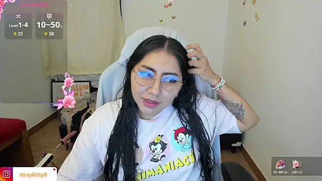 Snapshot of LoveLyy- chatting on November 2025 04:55:02 PM LoveLyy- online show from November 2025 04:55:02 PM