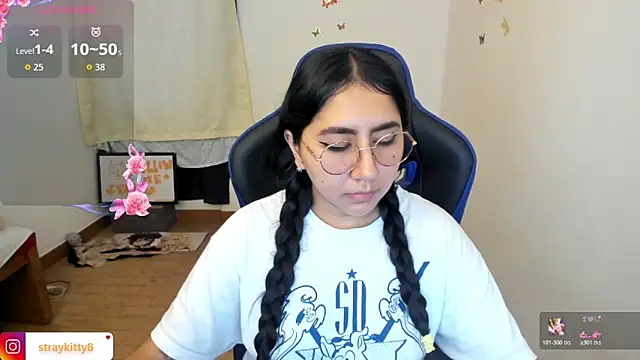 LoveLyy- online show from April 2026 09:30:02 PM