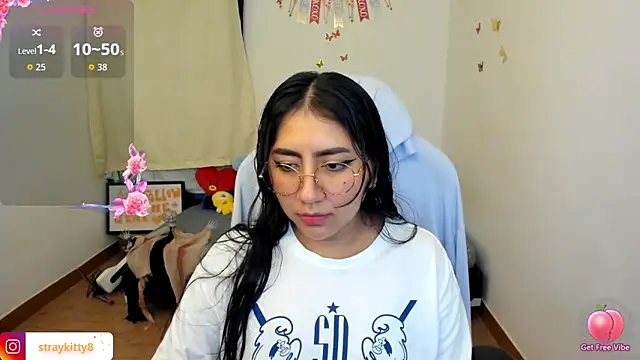 Snapshot of LoveLyy- chatting on October 2025 09:12:01 PM LoveLyy- online show from October 2025 09:12:01 PM