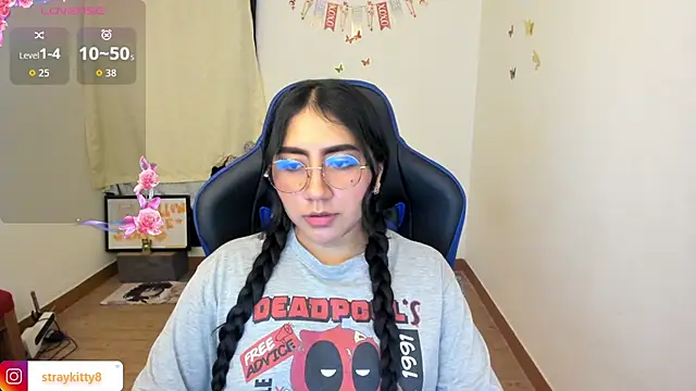 LoveLyy- online show from April 2026 10:33:02 PM