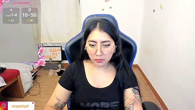 LoveLyy- online show from January 2026 05:49:02 PM