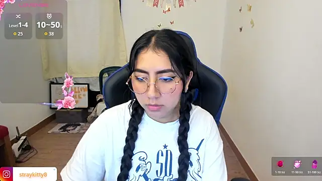 LoveLyy- online show from March 2026 03:36:02 PM