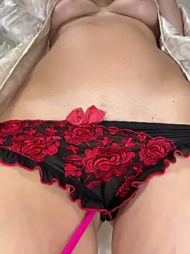 Aurynne online show from November 2025 06:56:01 PM