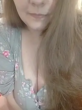 AugustRayn online show from February 2026 03:04:02 AM