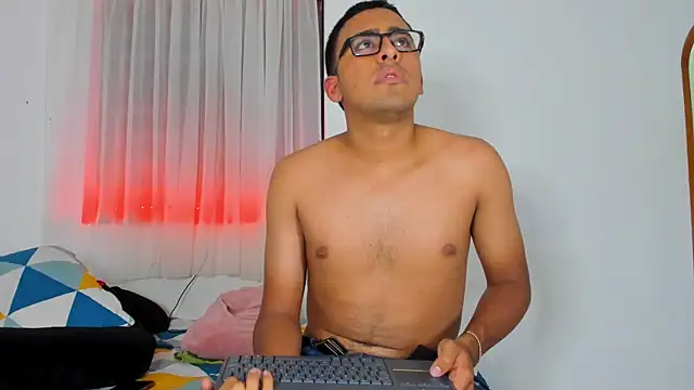 Sexy Couple Xx online show from October 2025 04:14:02 AM