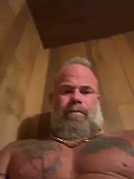 Snapshot of Muscledick40 chatting on February 2026 01:35:02 AM Muscledick40 online show from February 2026 01:35:02 AM