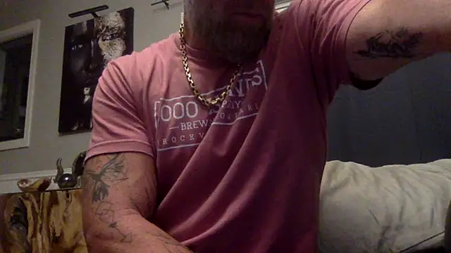Snapshot of Muscledick40 chatting on February 2026 04:45:02 AM Muscledick40 online show from February 2026 04:45:02 AM