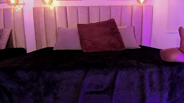 lena martinn online show from February 2026 04:08:01 PM