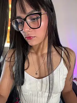 AlannaDollx online show from November 2025 02:06:01 PM