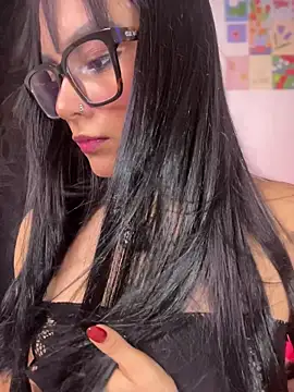 AlannaDollx online show from April 2026 04:32:02 PM