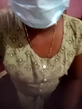 Eswar77 online show from November 2025 04:57:01 PM