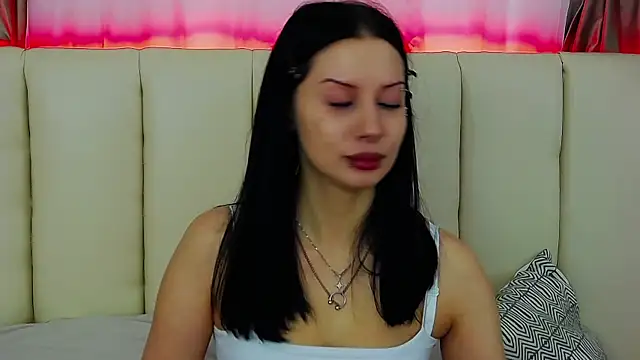 MaeAnna online show from November 2025 05:40:02 AM