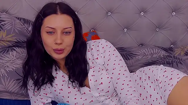 MaeAnna online show from October 2025 04:55:02 AM