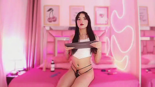 Nefera Noxx online show from December 2025 04:07:01 AM