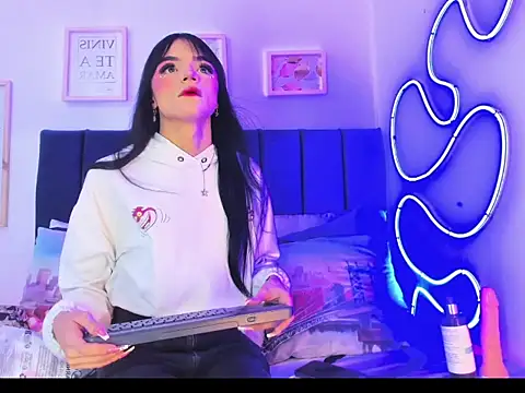 Nefera Noxx online show from November 2025 04:26:01 AM