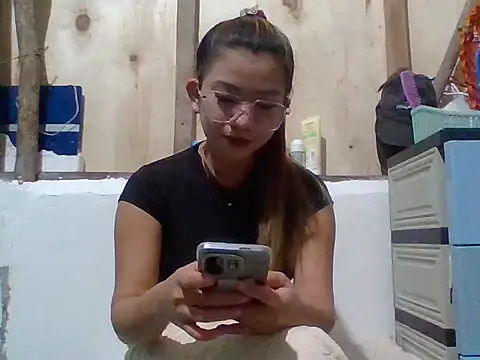 Hot Lina31 online show from March 2026 05:05:01 PM