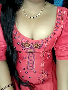 Snapshot of Rashmi_011 chatting on May 2026 03:48:01 AM Rashmi 011 online show from May 2026 03:48:01 AM