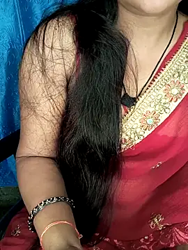 Snapshot of Rashmi_011 chatting on May 2026 11:44:01 PM Rashmi 011 online show from May 2026 11:44:01 PM