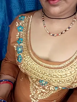 Snapshot of Rashmi_011 chatting on May 2026 09:08:01 AM Rashmi 011 online show from May 2026 09:08:01 AM