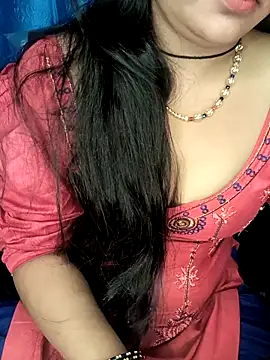 Snapshot of Rashmi_011 chatting on May 2026 12:02:01 AM Rashmi 011 online show from May 2026 12:02:01 AM