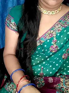Snapshot of Rashmi_011 chatting on May 2026 01:00:02 AM Rashmi 011 online show from May 2026 01:00:02 AM