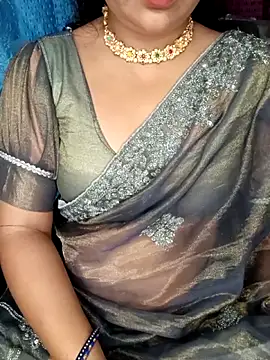 Snapshot of Rashmi_011 chatting on May 2026 11:42:01 PM Rashmi 011 online show from May 2026 11:42:01 PM