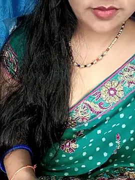 Snapshot of Rashmi_011 chatting on June 2026 12:44:02 AM Rashmi 011 online show from June 2026 12:44:02 AM