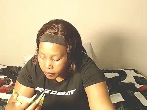 Snapshot of SexyChubyPussyZA chatting on November 2025 11:25:01 AM SexyChubyPussyZA online show from November 2025 11:25:01 AM