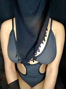 Snapshot of Priya_74 chatting on October 2025 08:08:01 PM Priya 74 online show from October 2025 08:08:01 PM