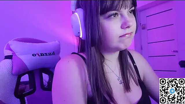 KristiBloom online show from December 2025 09:53:01 PM