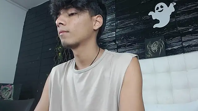 tyler wolf1  online show from October 2025 12:26:02 PM