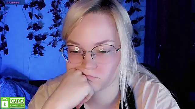 HoneyDazzle online show from November 2025 07:13:02 PM