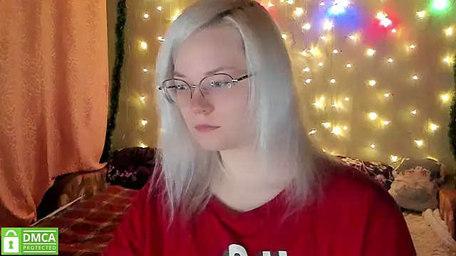 HoneyDazzle online show from December 2025 08:44:02 PM