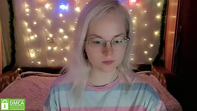 HoneyDazzle online show from November 2025 08:09:02 PM