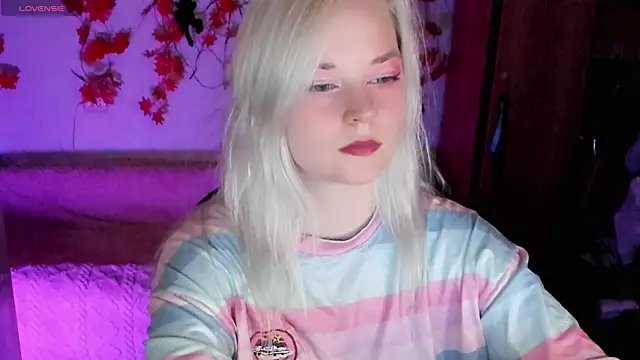 HoneyDazzle online show from October 2025 07:35:01 PM