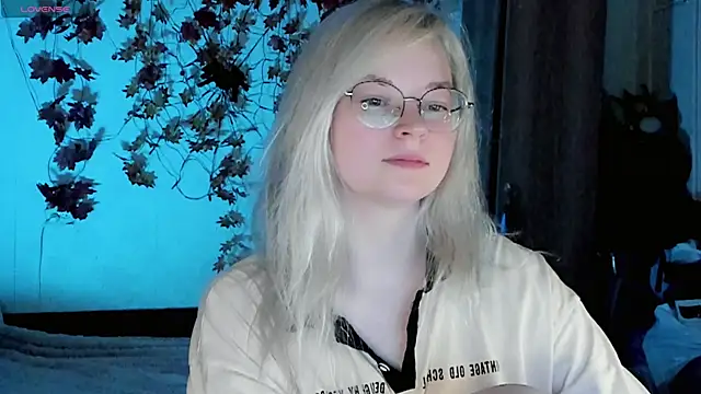 HoneyDazzle online show from November 2025 07:19:02 PM