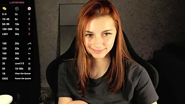 Snapshot of kitti_sweett chatting on November 2025 08:35:02 PM kitti sweett online show from November 2025 08:35:02 PM