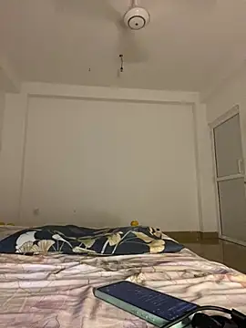 Monica  Bellucci   online show from April 2026 03:27:02 PM