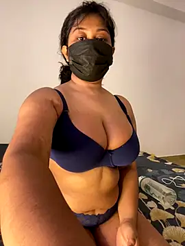 Monica  Bellucci   online show from November 2025 07:46:01 AM