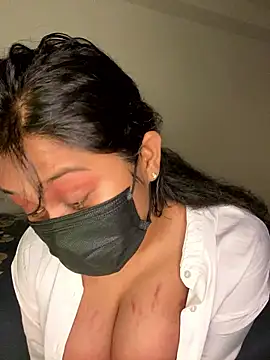 Monica  Bellucci   online show from January 2026 02:57:01 PM